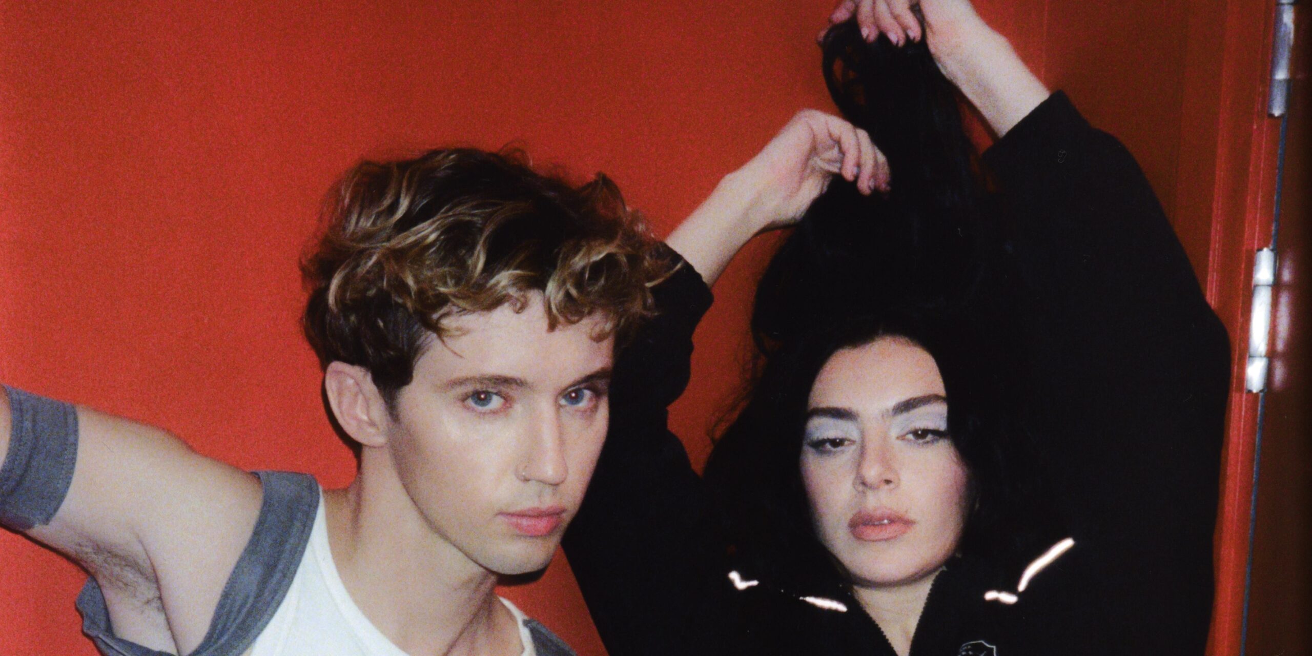 Charli xcx i Troye Sivan przedstawiają "Talk talk". Nowa płyta w październiku  Foto: materiały prasowe / Warner Music Polska