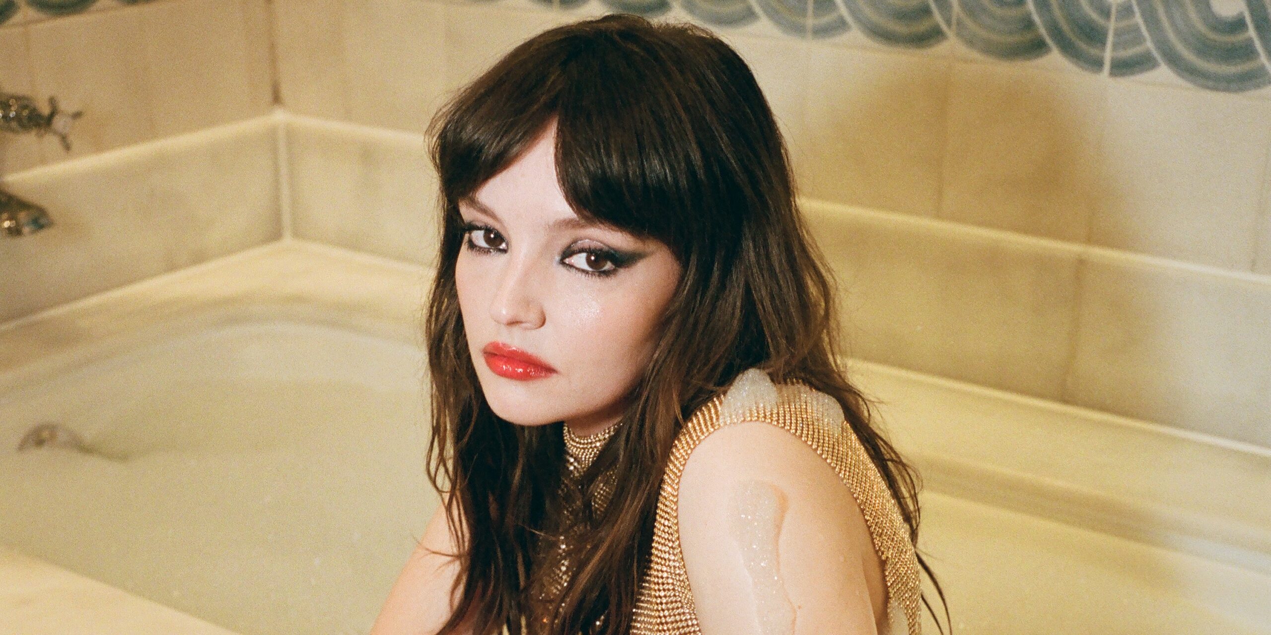 Lauren Mayberry wyczuwa coś w powietrzu  Foto: materiały prasowe / Universal Music Polska