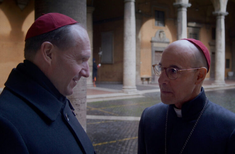 Wyścig po Oscary rozpoczęty. Jednym z faworytów jest Ralph Fiennes za rolę w „Konklawe”. Ciekawostki o aktorze  Foto: materiały prasowe / Monolith Films