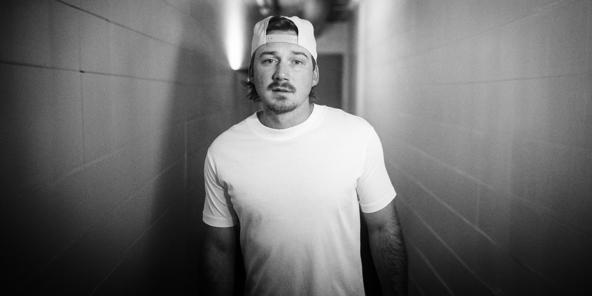 Morgan Wallen nawiązuje do lat 80. w singlu „Love Somebody”  Foto: materiały prasowe / Universal Music Polska