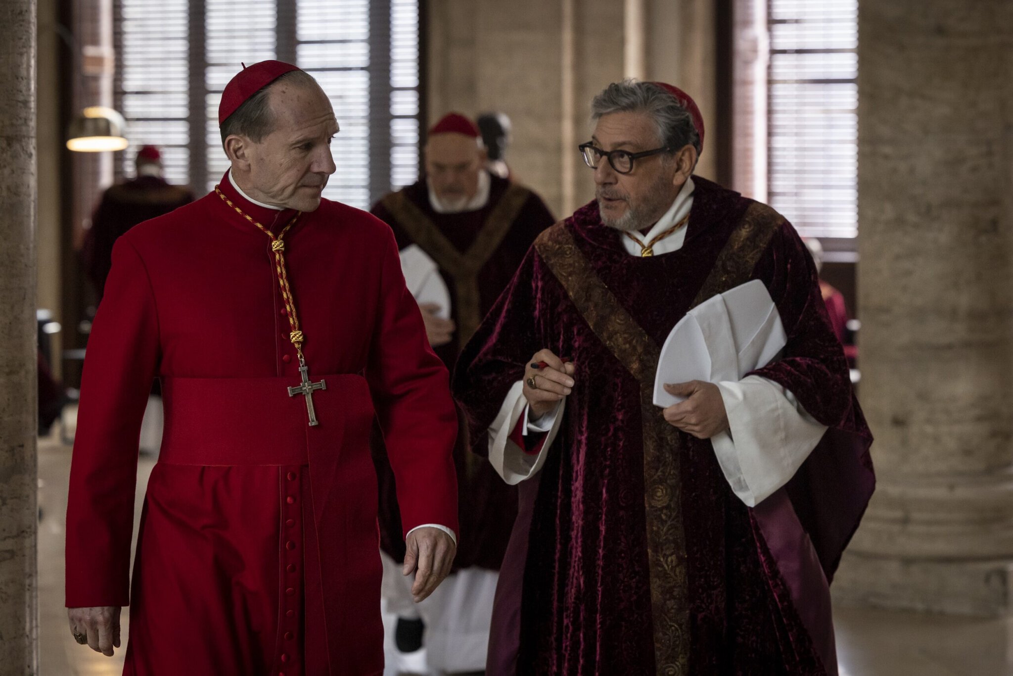 Sergio Castellitto jako kardynał Tedesco w „Konklawe”. Rzymianin, mąż scenarzystki, ojciec czwórki dzieci – co jeszcze o nim wiemy?  Foto: materiały prasowe / Monolith Films