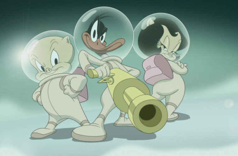 „Jeden z najzabawniejszych filmów animowanych”. Plakaty z postaciami oraz światowe recenzje „Looney Tunes: Porky i Daffy ratują świat”  Foto: materiały prasowe / Monolith Films