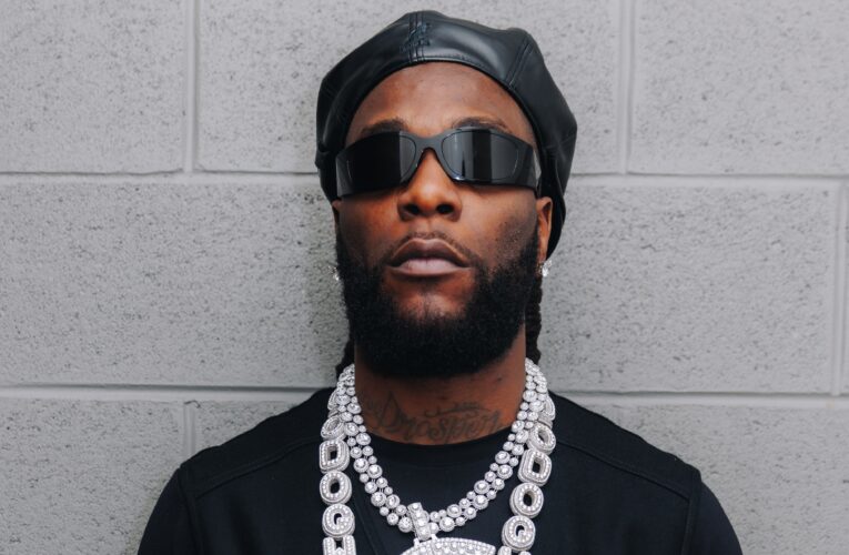 #SantaBurna powraca. Burna Boy z singlowym prezentem dla fanów  Foto: materiały prasowe / Warner Music Polska