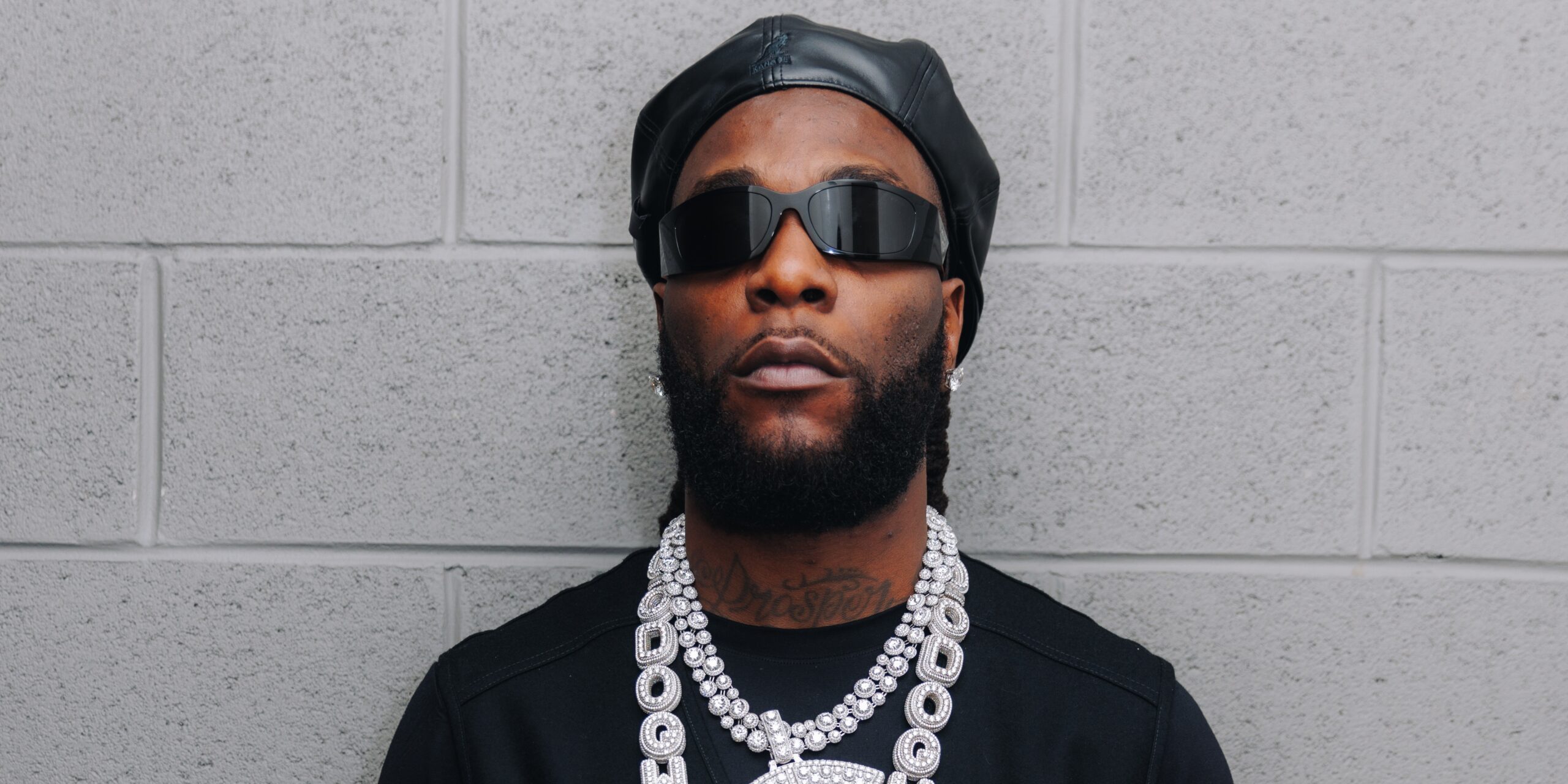 #SantaBurna powraca. Burna Boy z singlowym prezentem dla fanów  Foto: materiały prasowe / Warner Music Polska