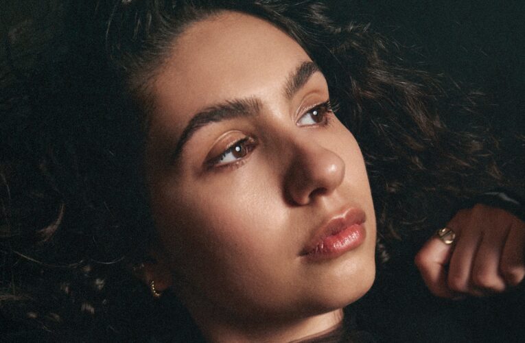 Alessia Cara w „Slow Motion”  Foto: materiały prasowe / Universal Music Polska