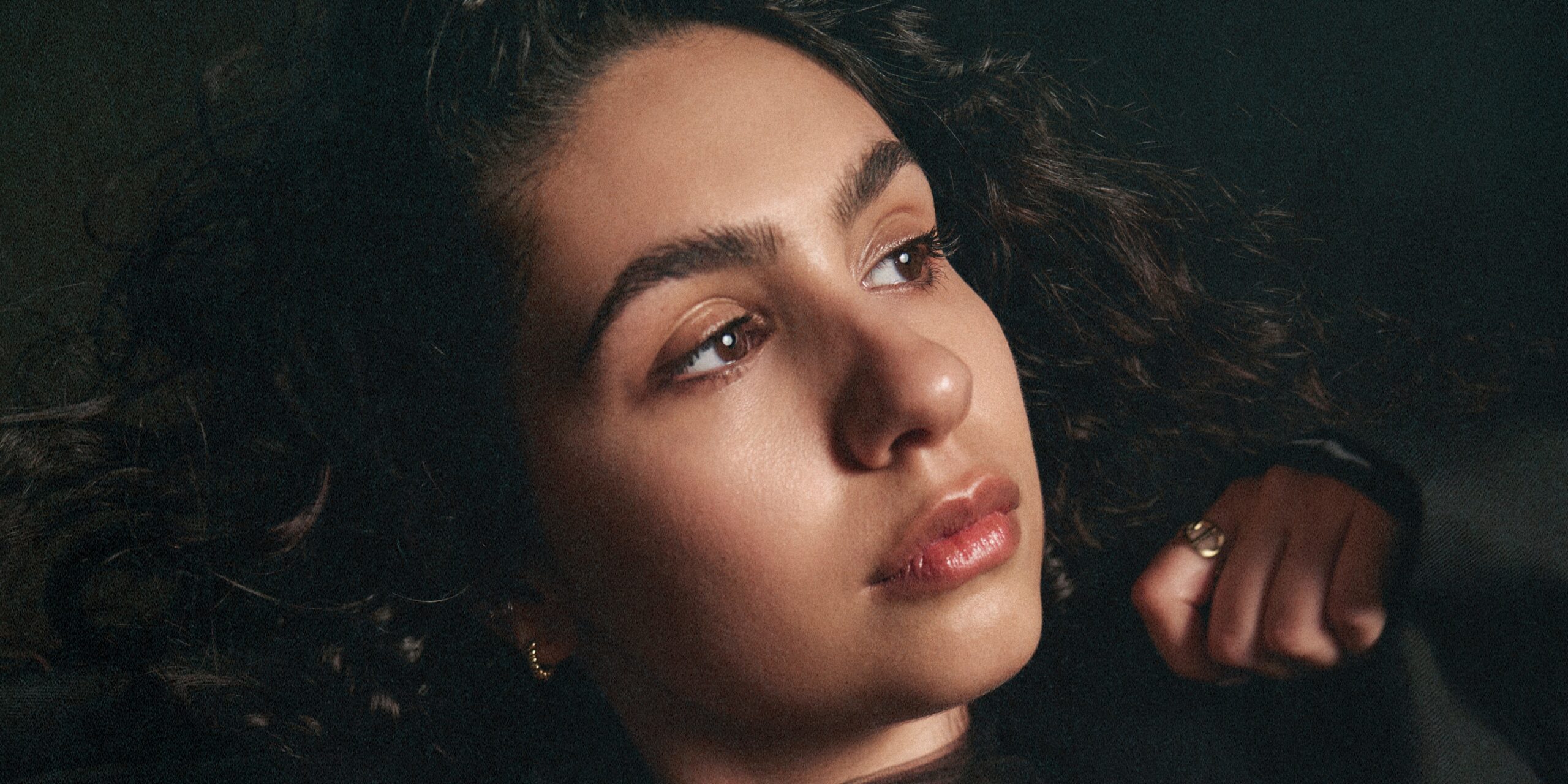 Alessia Cara w „Slow Motion”  Foto: materiały prasowe / Universal Music Polska