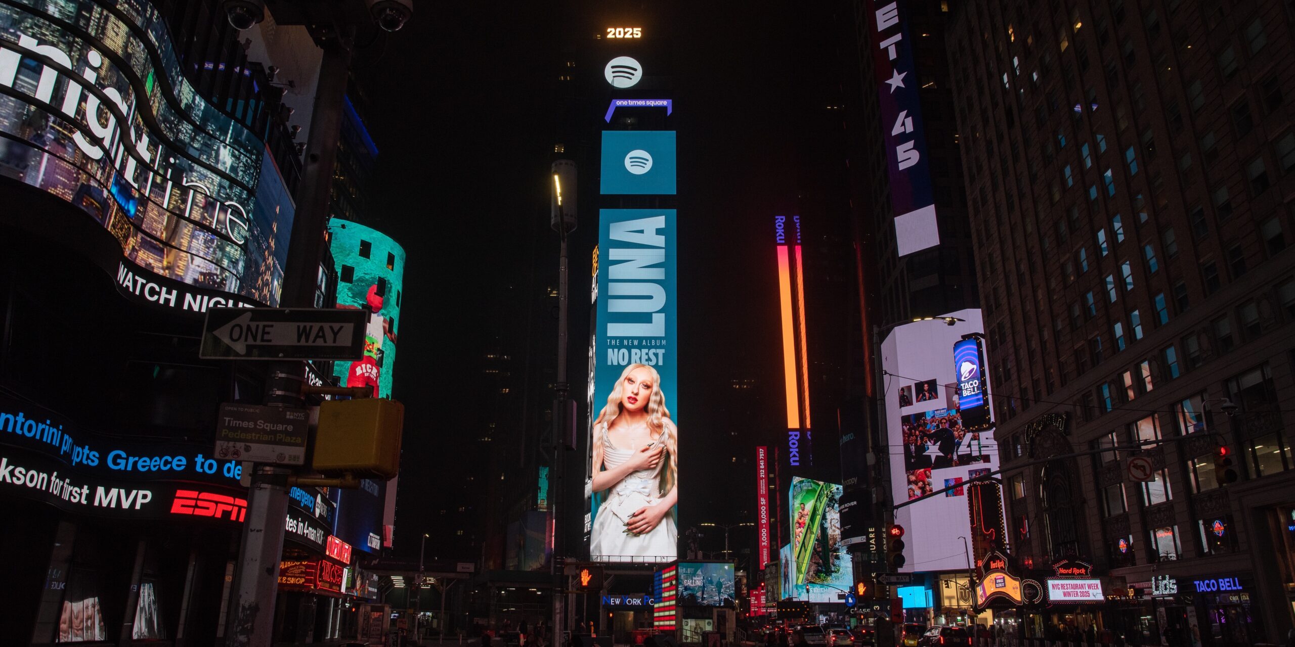 LUNA razem z Lady Gagą na Times Square  Foto: materiały prasowe / Universal Music Polska