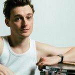 Nickless w nostalgicznej estetyce lat 80.  Foto: materiały prasowe / Universal Music Polska