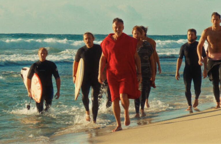 „Surfer” z Nicolasem Cage’em ma aż 87 proc. pozytywnych opinii na Rotten Tomatoes! Dlaczego widzowie powinni KONIECZNIE go obejrzeć?  Foto: materiały prasowe / Monolith Films