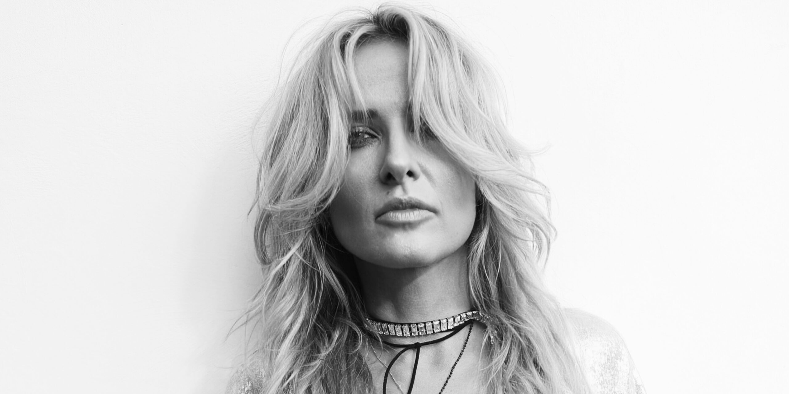 Patrycja Markowska prezentuje utwór "Ślady". Premiera płyty "Obłęd" już 9 maja  Foto: materiały prasowe / Warner Music Polska