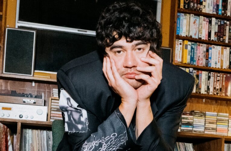 Calum Hood z 5 Seconds Of Summer prezentuje nowy solowy singiel  Foto: materiały prasowe / Universal Music Polska
