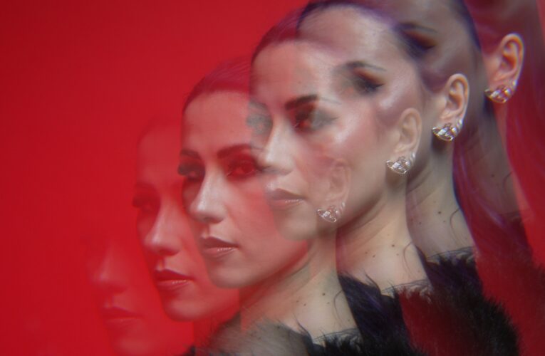 Efi wraca z mocnym manifestem. Nowy singiel „Szklany Sufit” już dostępny!  Foto: materiały prasowe / Warner Music Polska