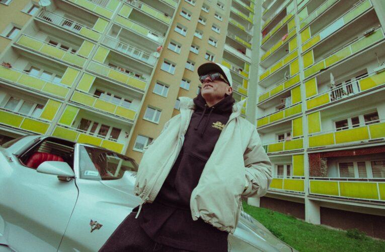 Paluch i Chris Carson prezentują nowy singiel - „Płonie cookies”!  Foto: materiały prasowe / Universal Music Polska