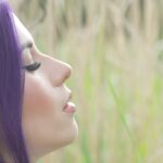 „To ze mną coś nie tak jest, podobno?” - o azylu w hałasie świata. Nowy singel od Efi  Foto: materiały prasowe / Warner Music Polska