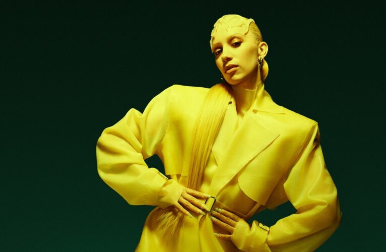 Agnes przedstawia „MILK” – pop-punkową piosenkę o kreowaniu własnego losu  Foto: materiały prasowe / Universal Music Polska