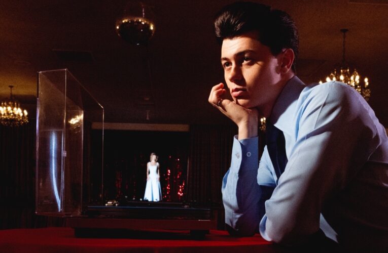 Elliot James Reay prezentuje czarujący debiut „All This To Say I Love You”  Foto: materiały prasowe / Universal Music Polska