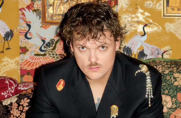 Błażej Król z nowym singlem i preorderem albumu „Popiół”!  Foto: materiały prasowe / Sony Music Polska