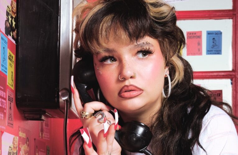 Lola Young i jej pająki  Foto: materiały prasowe / Universal Music Polska