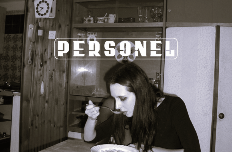 Jadwiga Zarzycka debiutuje EP-ką „PERSONEL”, a na focus tracku gościnnie Maria Sadowska - Kayax - management i wytwórnia płytowa  Foto: materiały prasowe / Kayax