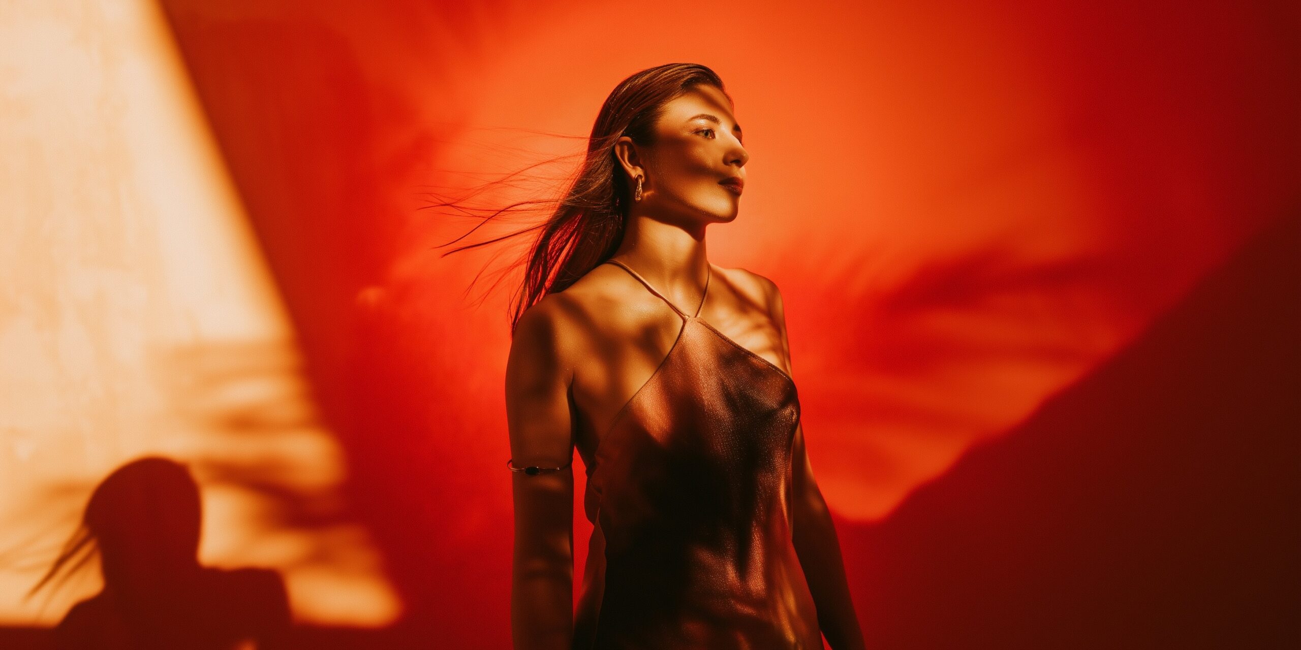 Martyna Wrochna maluje w nowym singlu „O nas”  Foto: materiały prasowe / Sony Music Polska