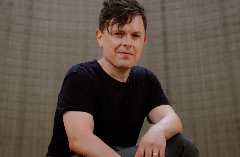 Michael Patrick Kelly powraca z nowym singlem „RUN FREE”, otwierając kolejny rozdział nadchodzącego albumu TRACES.  Foto: materiały prasowe / Sony Music Polska