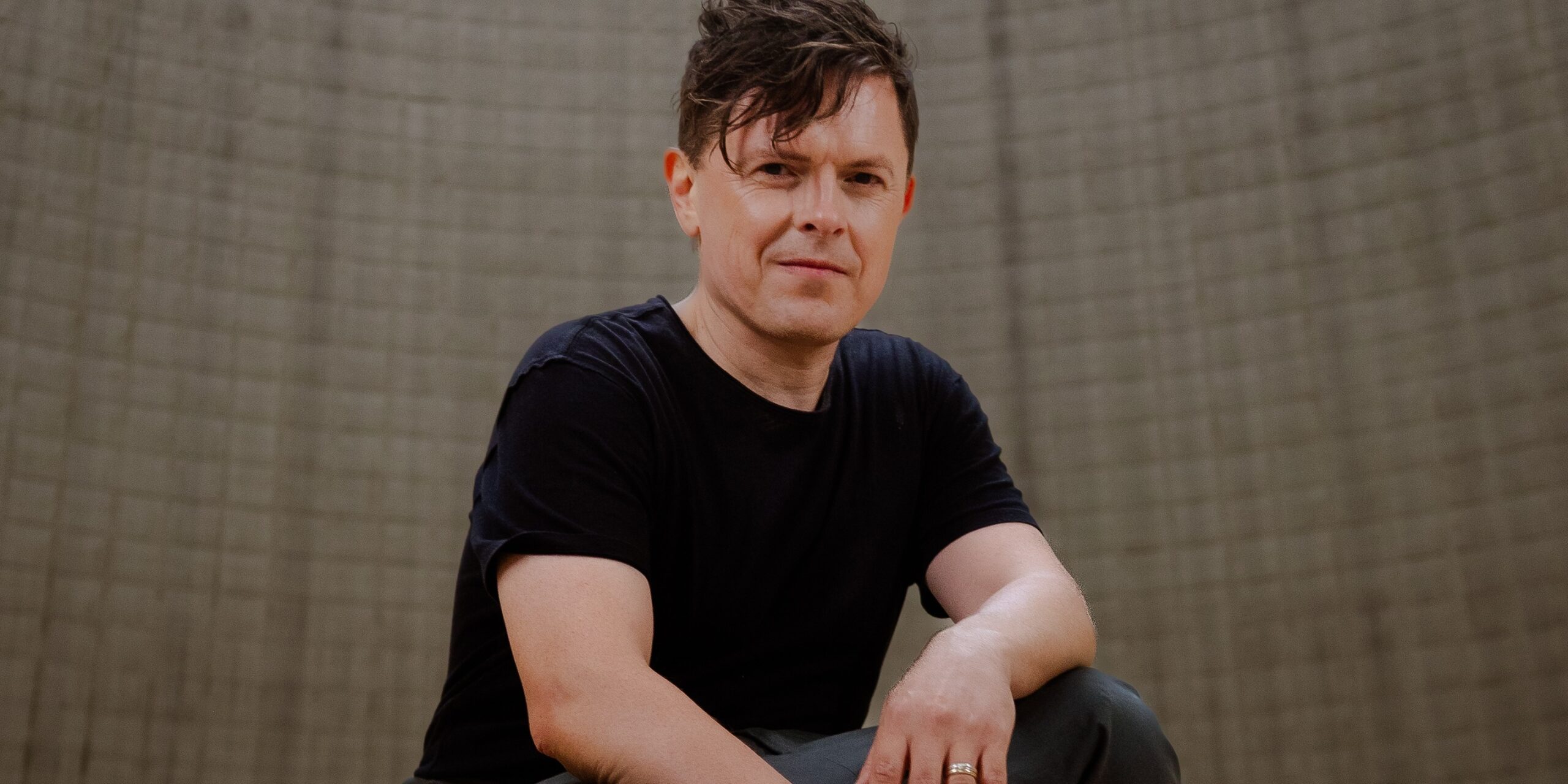 Michael Patrick Kelly powraca z nowym singlem „RUN FREE”, otwierając kolejny rozdział nadchodzącego albumu TRACES.  Foto: materiały prasowe / Sony Music Polska