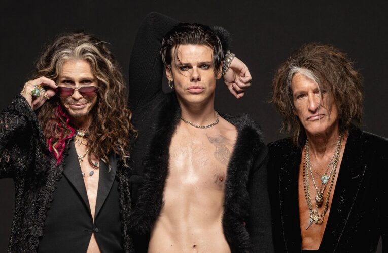 Aerosmith i YUNGBLUD udostępnili „My Only Angel (Desert Road Version)” z udziałem Steve’a Martina grającego na banjo Foto: materiały prasowe / Universal Music Polska Aerosmith i YUNGBLUD udostępnili „My Only Angel (Desert Road Version)” z udziałem Steve’a Martina grającego na banjo  Foto: materiały prasowe / Universal Music Polska