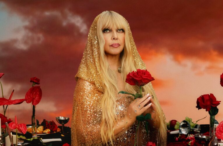 Maryla Rodowicz zawojowała radio i streaming.  "Niech żyje bal" i "Remedium" wśród najpopularniejszych utworów w Polsce  Foto: materiały prasowe / Warner Music Polska