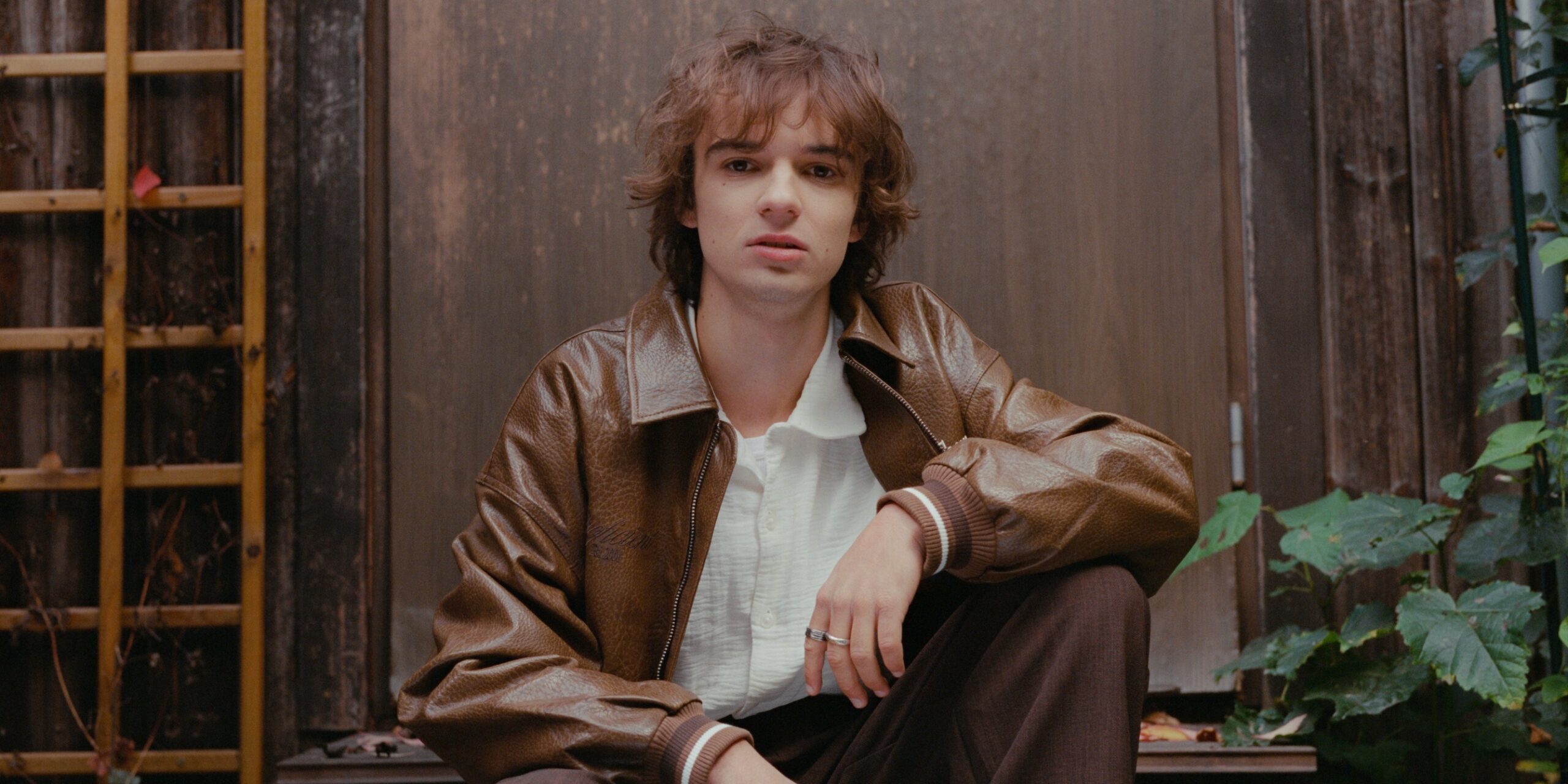 „Chciałbym być kotem”, czyli Wiktor Waligóra z nowym singlem i ogłoszeniem jesiennej „Krótkiej Trasy o Miłości”  Foto: materiały prasowe / Sony Music Polska