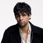 Stephen Sanchez dorzuca trzy grosze do opowieści o sile miłości w singlu „Chuck The Money”  Foto: materiały prasowe / Universal Music Polska