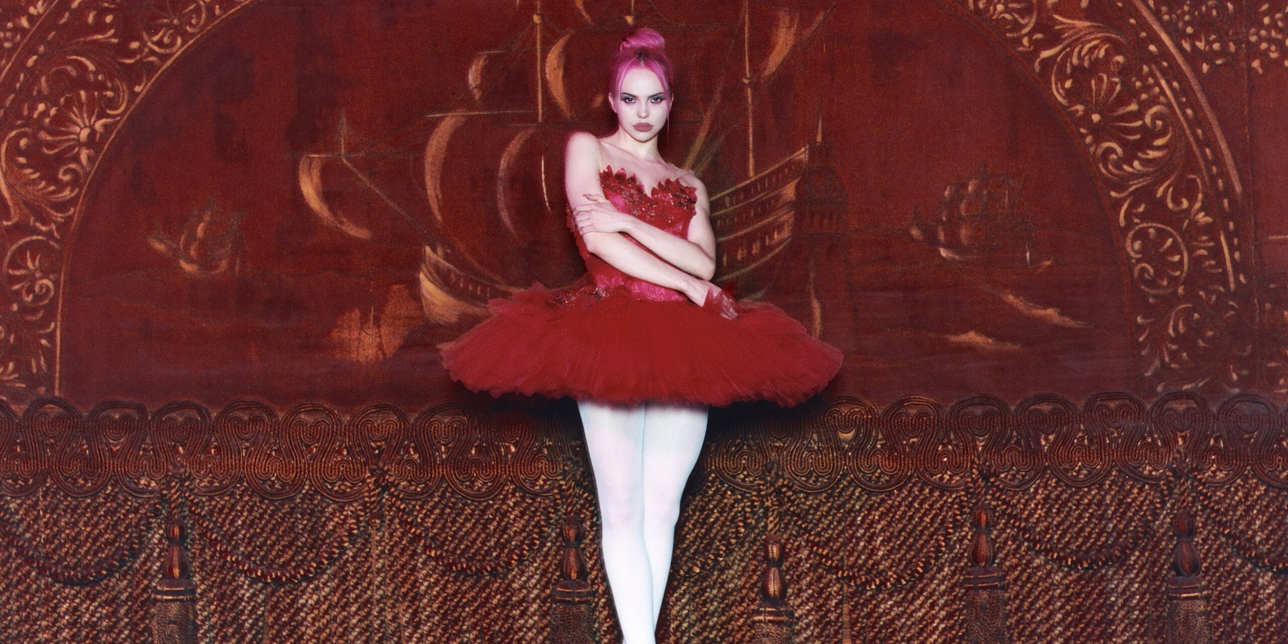 ADÉLA w „KGB” traktuje sławę jak misję specjalną – i nie bierze jeńców  Foto: materiały prasowe / Universal Music Polska