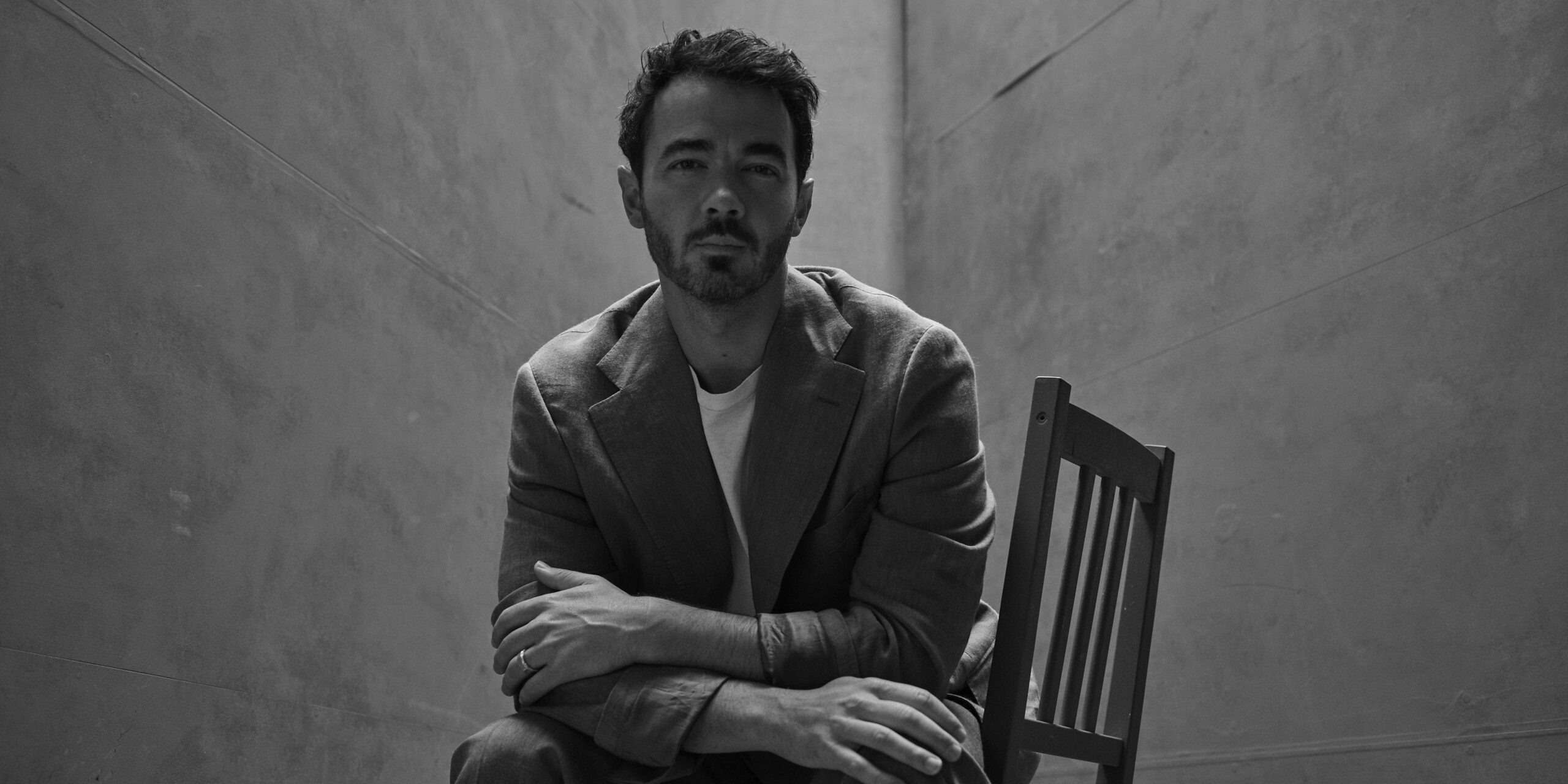 Kevin Jonas kontynuuje solową drogę singlem „Little Things”  Foto: materiały prasowe / Universal Music Polska