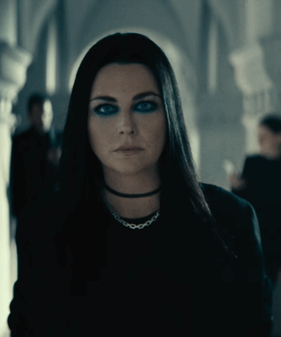 Kard z teledysku:  Evanescence – Who Will You Follow  Foto: youtube / @Evanescence