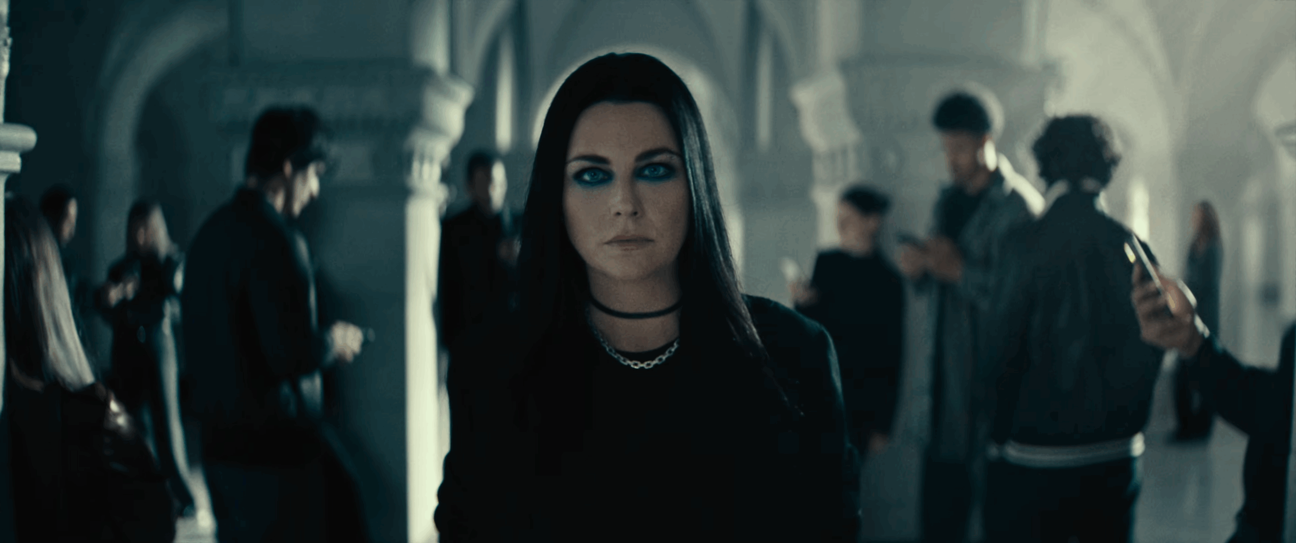 Kard z teledysku:  Evanescence – Who Will You Follow  Foto: youtube / @Evanescence