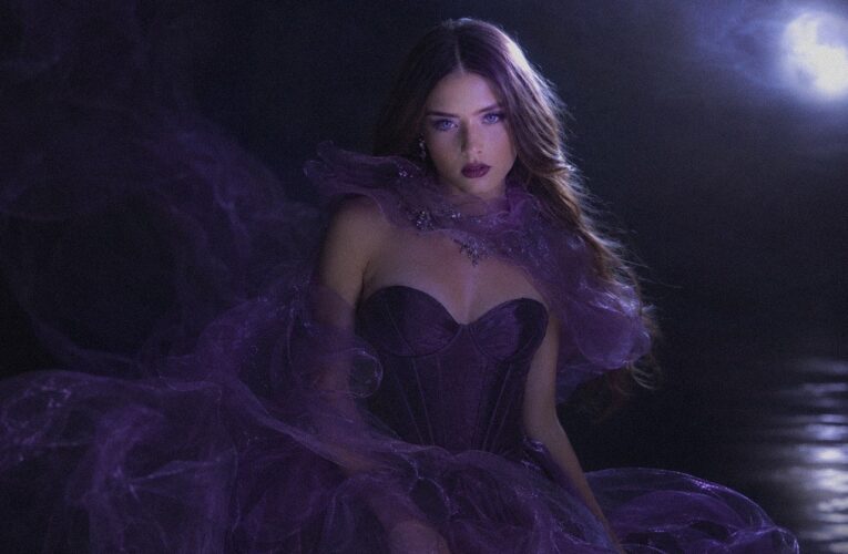 Juli Chan przełącza się na „Tryb Nocny”. Nowy singiel i teledysk w mrocznej, wampirycznej estetyce  Foto: materiały prasowe / Universal Music Polska
